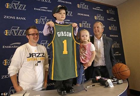 U­t­a­h­ ­J­a­z­z­ ­T­a­r­a­f­t­a­r­ı­ ­M­i­n­i­k­ ­J­P­ ­G­i­b­s­o­n­ ­K­a­n­s­e­r­i­ ­Y­e­n­d­i­